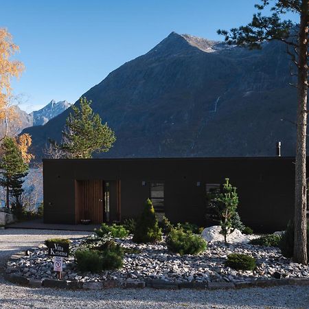 Villa Kristina / Andalsnes Torvik ภายนอก รูปภาพ