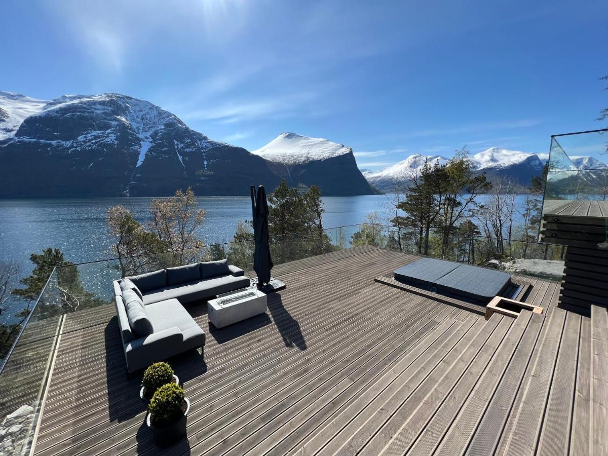 Villa Kristina / Andalsnes Torvik ภายนอก รูปภาพ