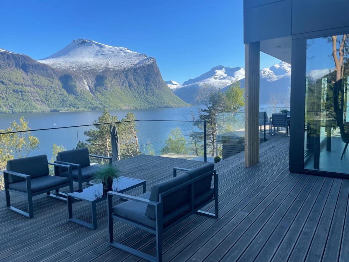 Villa Kristina / Andalsnes Torvik ภายนอก รูปภาพ