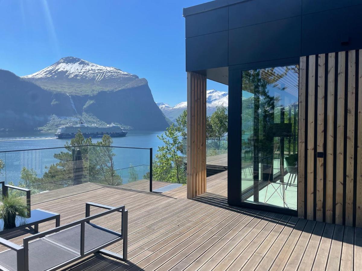 Villa Kristina / Andalsnes Torvik ภายนอก รูปภาพ