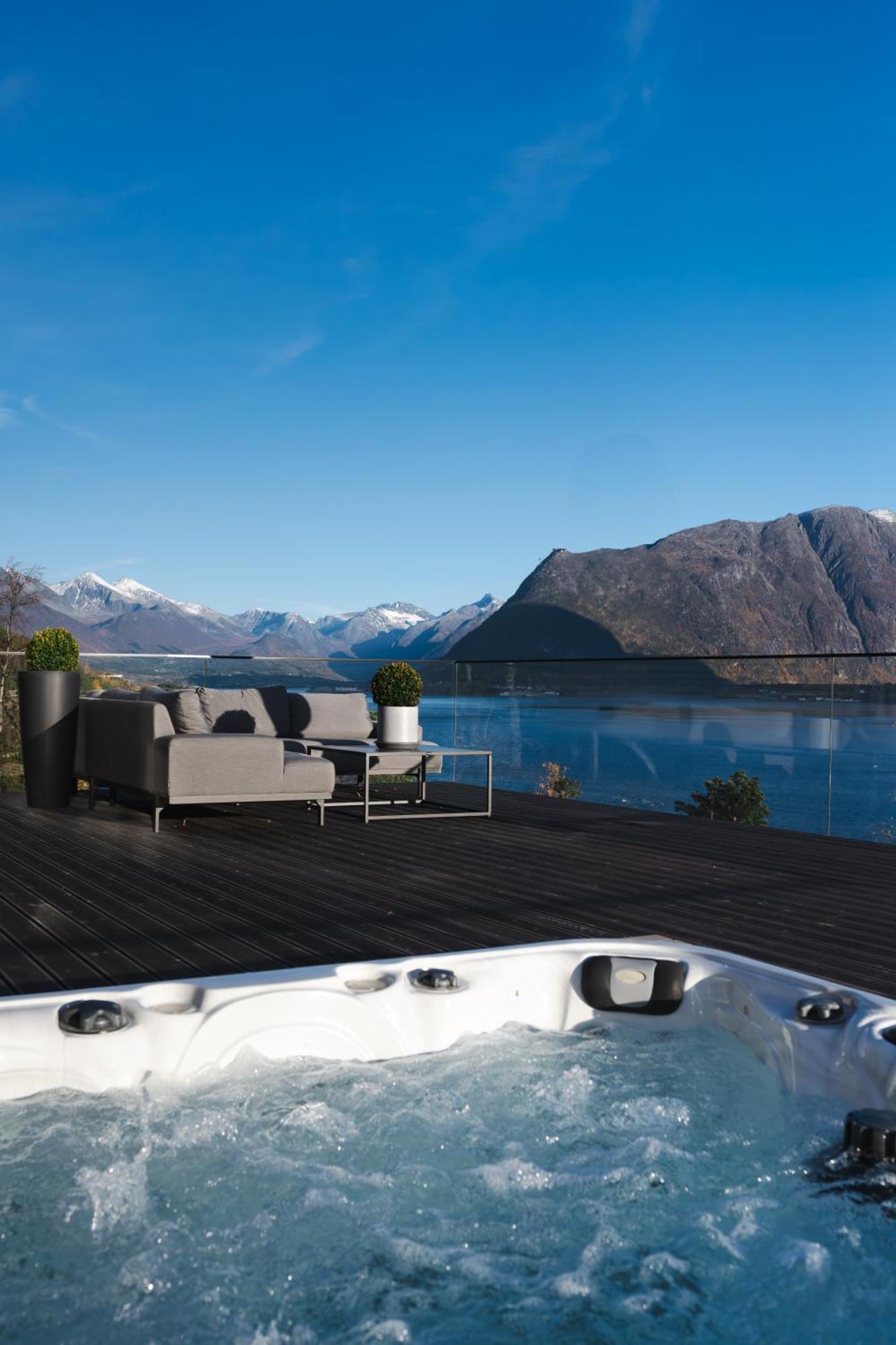Villa Kristina / Andalsnes Torvik ภายนอก รูปภาพ