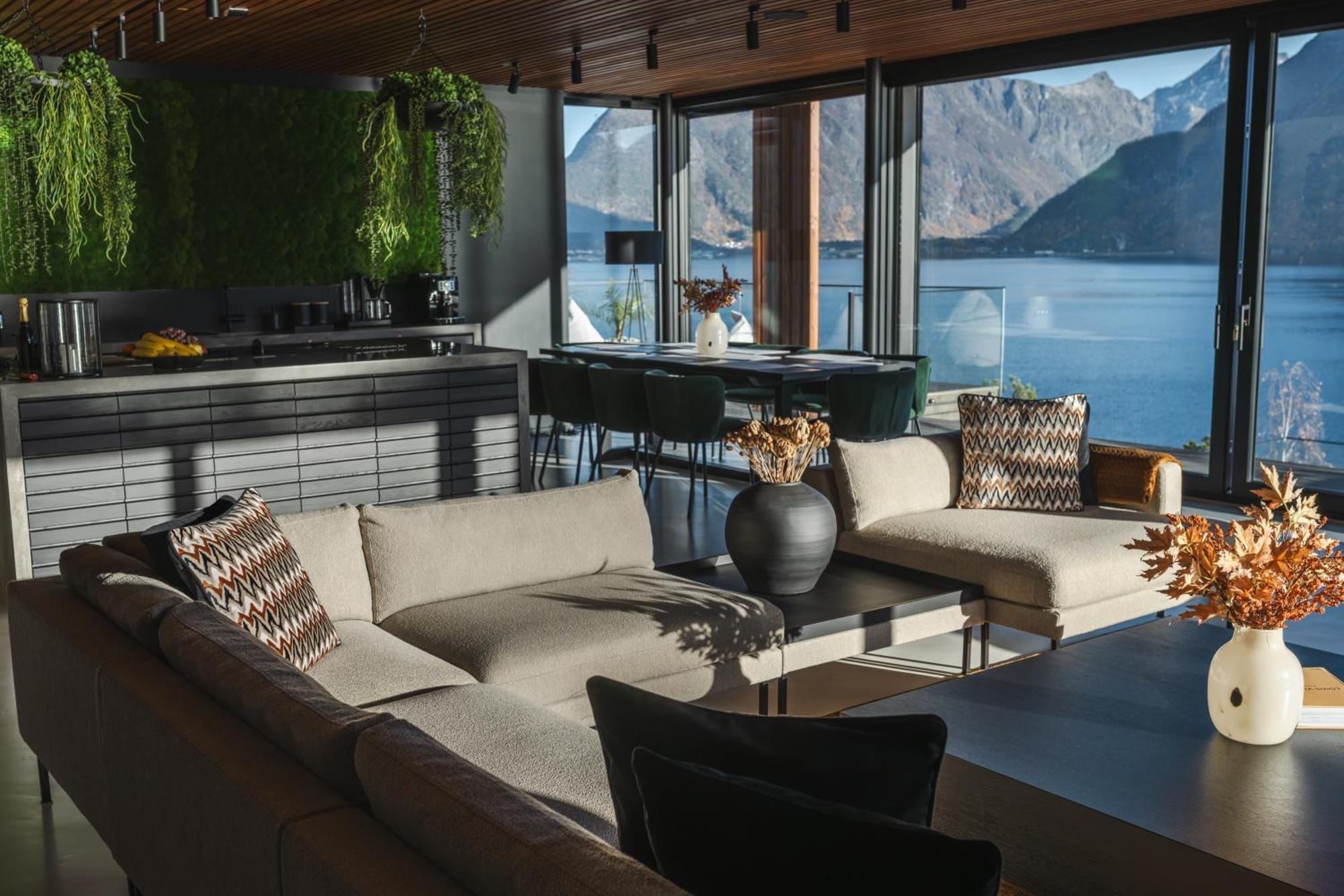 Villa Kristina / Andalsnes Torvik ภายนอก รูปภาพ